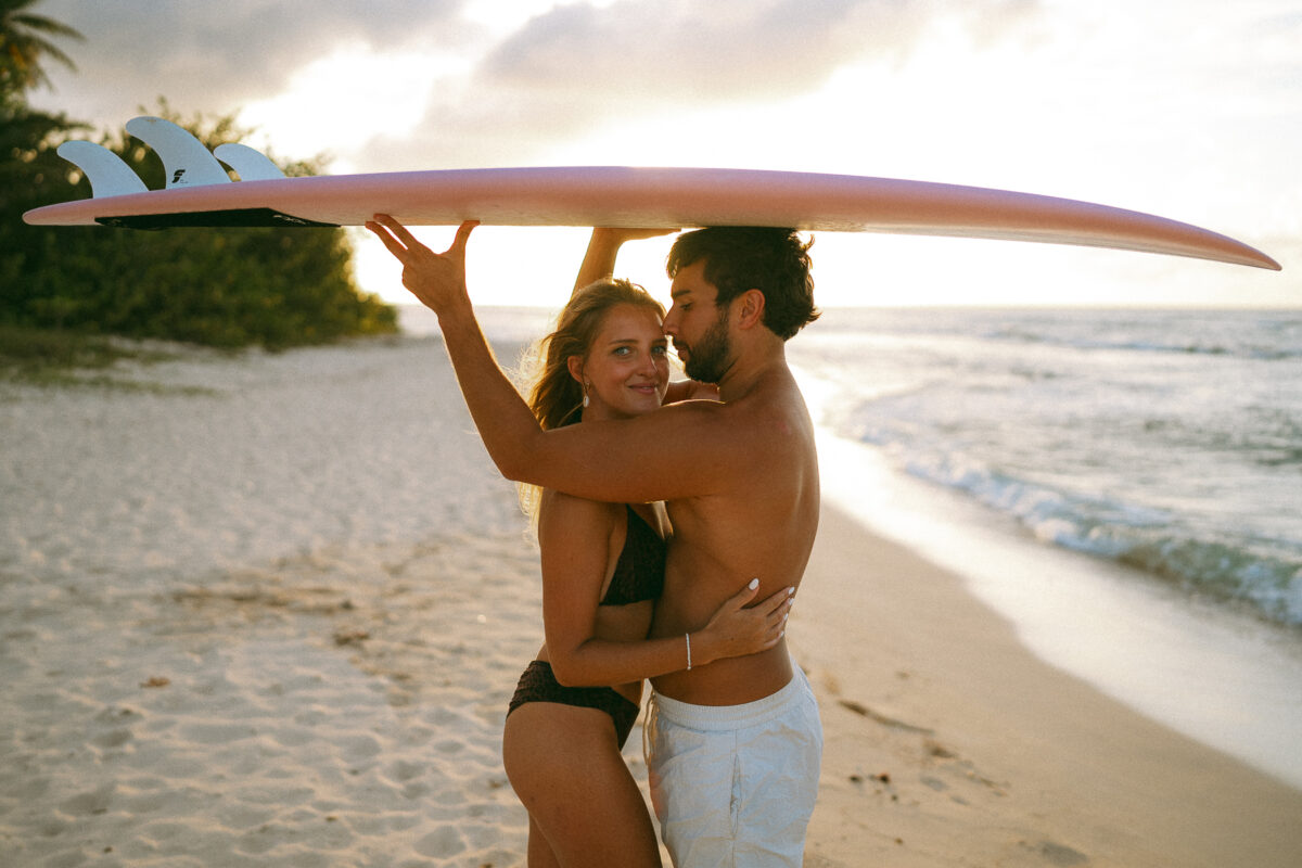 couple surf guadeloupe