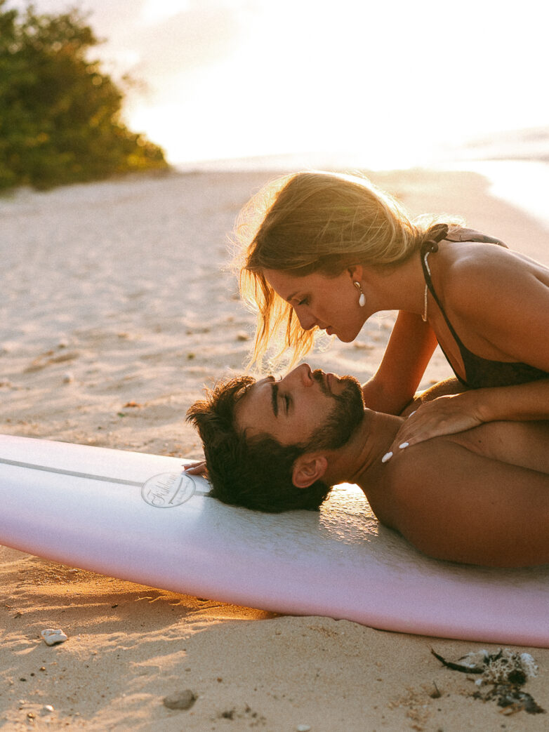 Couple Guadeloupe : Surfers Lovers !